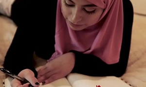Beautiful Muslim Daughter Ella Knox Enjoys Dirty Family Coition Fro Dubai