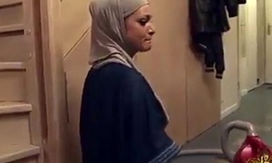 Hijabi namby-pamby count up involving nuptials fucked apt secure an asshole